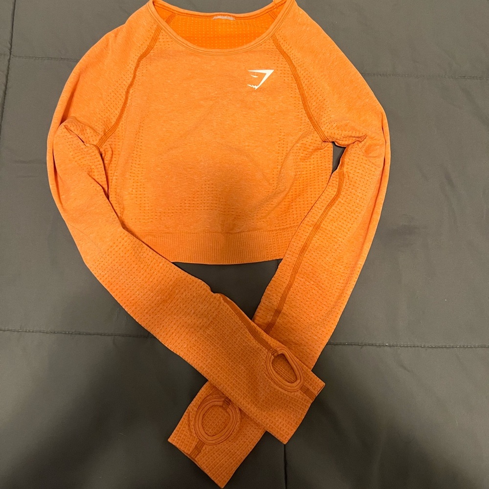 SMALL ORANGE GYMSHARK CROP TOP
